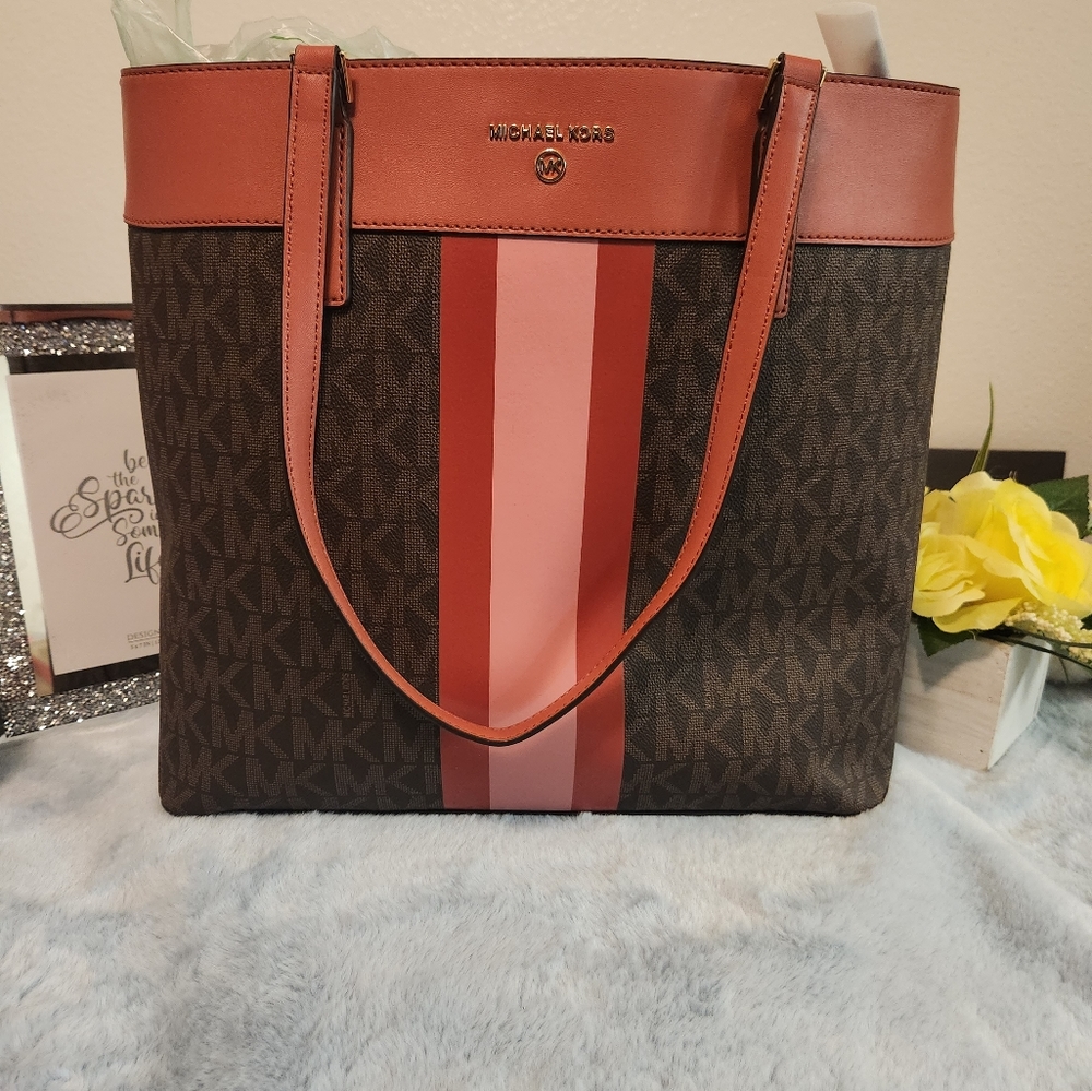 NWT Michael kors 2 Tone Pink/Berry Brown Monogram Tote